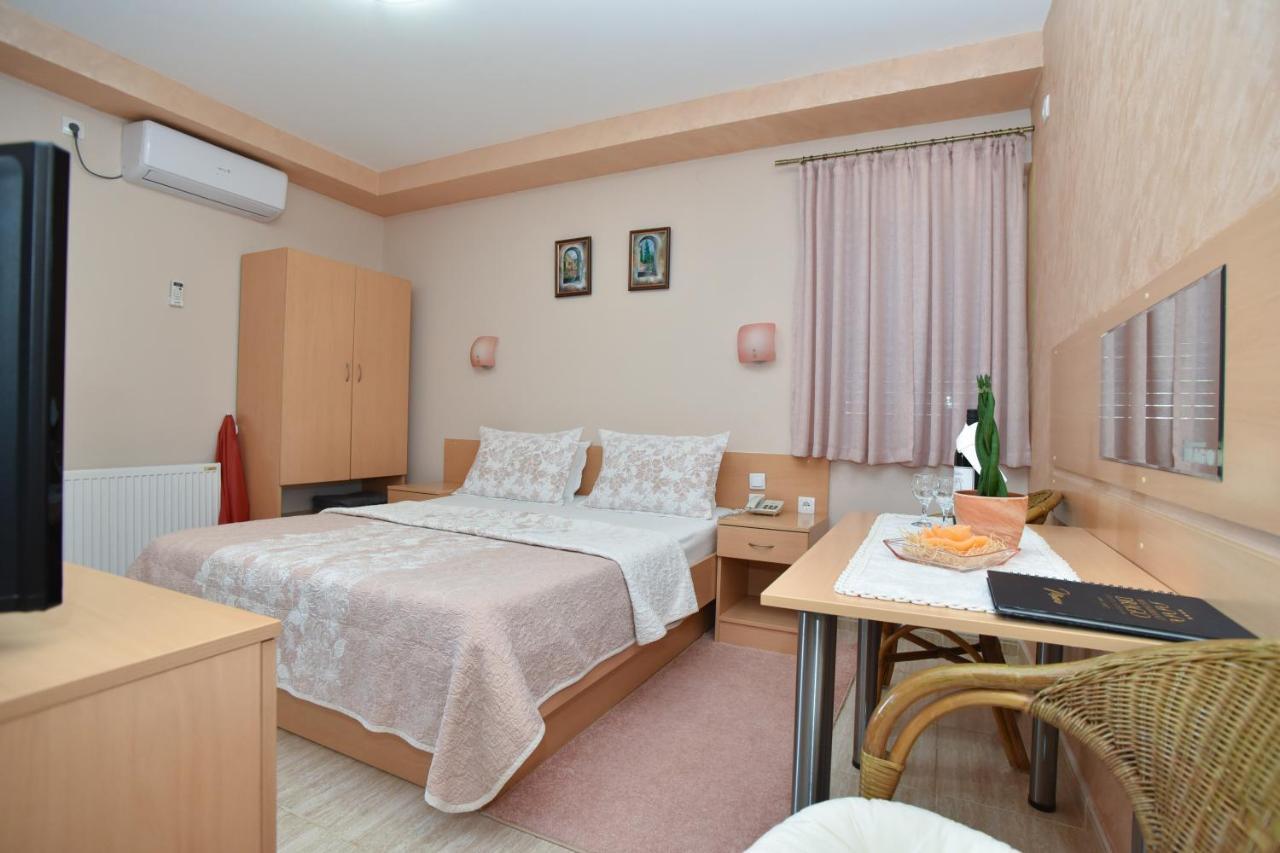Apartments And Rooms Drago สเวติ สเตฟาน ภายนอก รูปภาพ