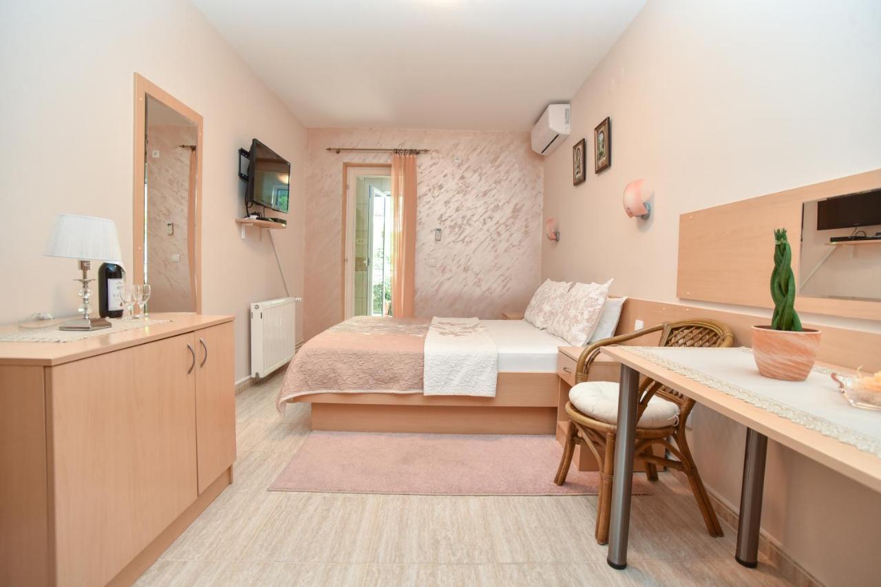 Apartments And Rooms Drago สเวติ สเตฟาน ภายนอก รูปภาพ